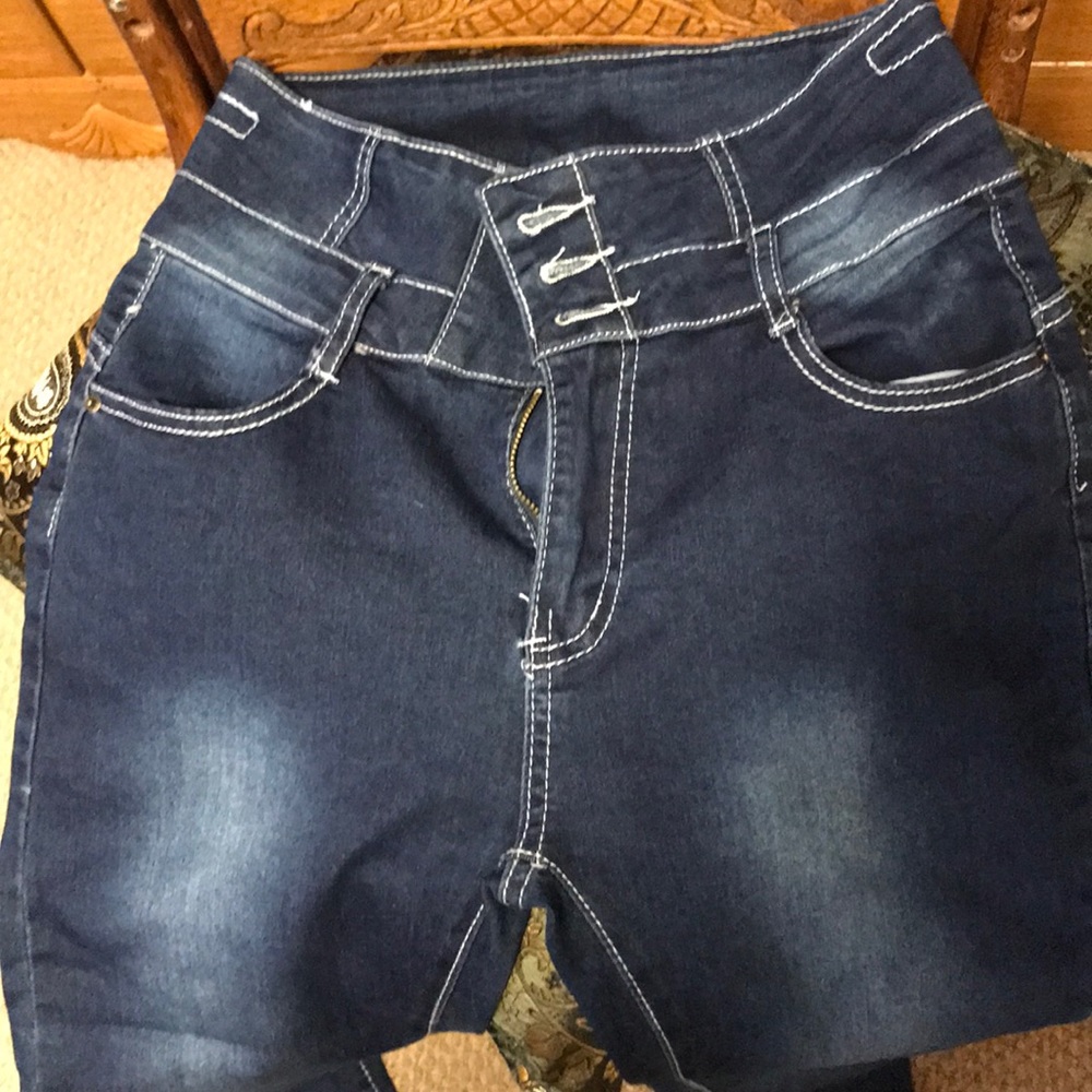 High waisted jeans